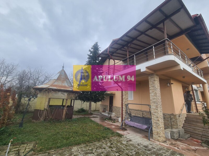 Vila de vanzare in Banesti